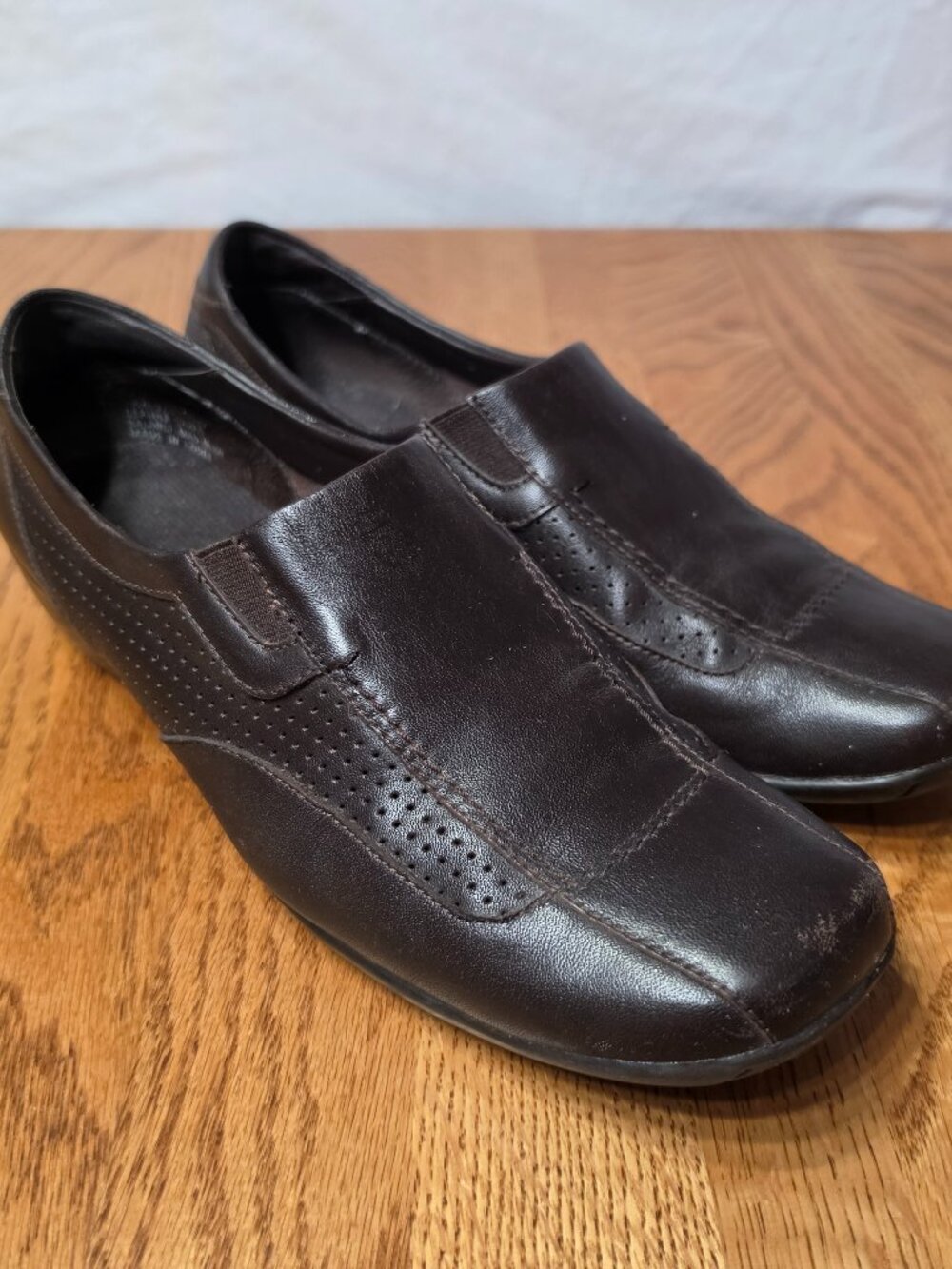 St Johns Bay Brown Leather Loafers Shoe Women Size 7.5 023-3602